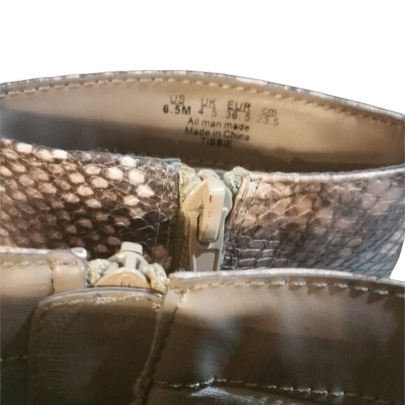 Like New- Carlos by Carlos Santana Gray Snake Print Tibbe Bootie Size 6.5 - Picture 7 of 8